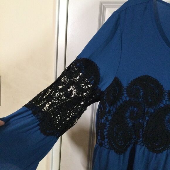 Cable and Gauge Lace Embellished blouse - Picture 2 of 5